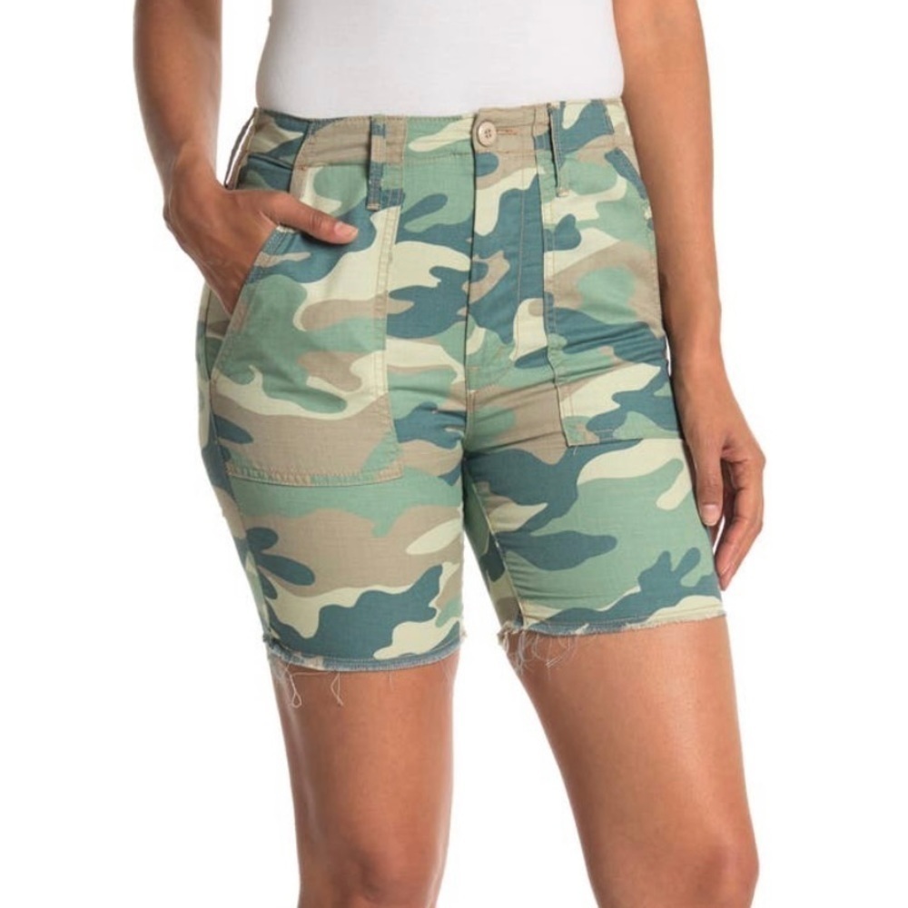 Mother The shaker camouflage chop fray‎ linen shorts